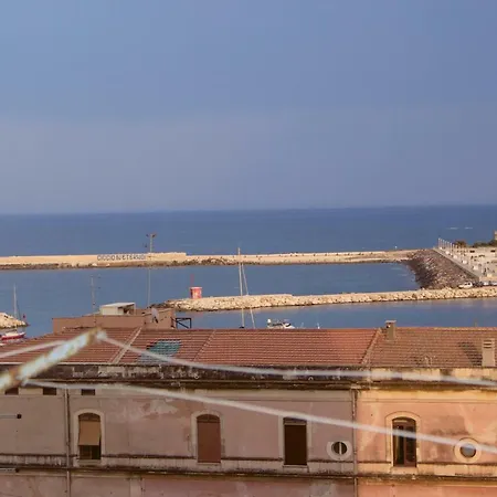 Un Posto Al Sole * Syrakusa